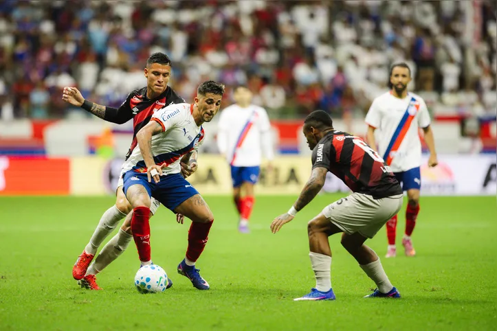 Bahia bateu o Athletico por 3 a 0