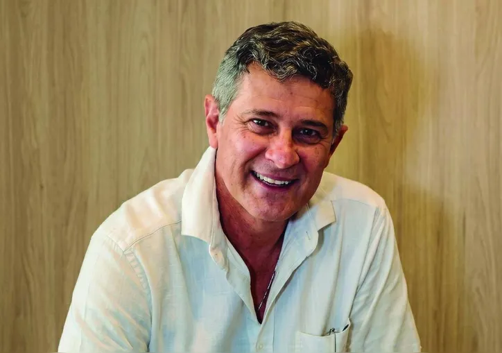 Artista plástico André Moreno marca presença no TEDx Praia do Forte