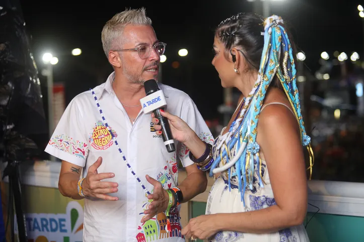 Secretário de Cultura da Bahia, Bruno Monteiro, em entrevista ao A TARDE durante transmissão do Carnaval 2026
