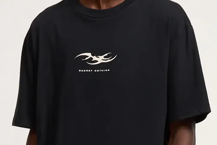 Camiseta vendida pela Renner