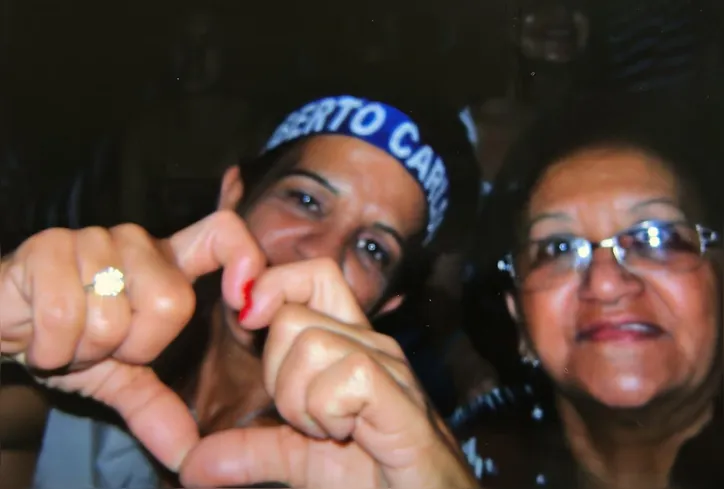 As amigas Márcia e Socorro juntas em show de RC em Salvador