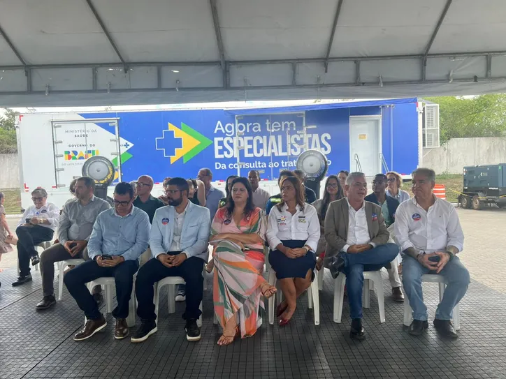 Autoridades participam do lançamento em Feira de Santana