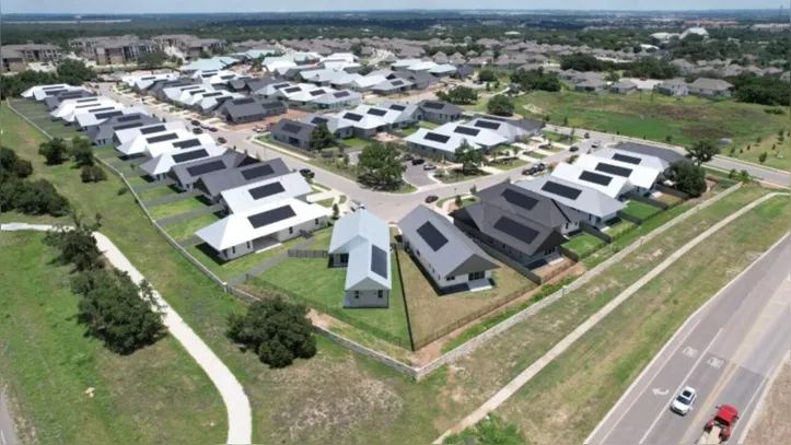 Local reúne cerca de 100 casas construídas com tecnologia de impressão