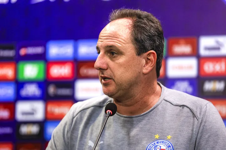 Rogério Ceni durante coletiva após derrota para o Remo