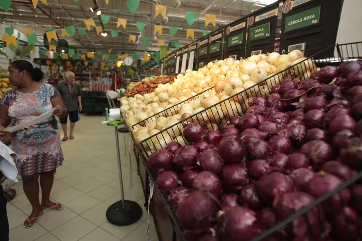 Imagem ilustrativa da imagem Cesta básica em Salvador: quantas horas você precisa trabalhar para comprar comida?