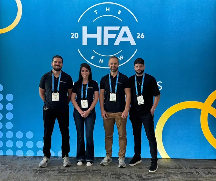 Guilherme Reis, Manuela Schriefer, Leandro Cardoso CEO da Rede Alpha Fitness e Pedro Paes em evento na Califórnia