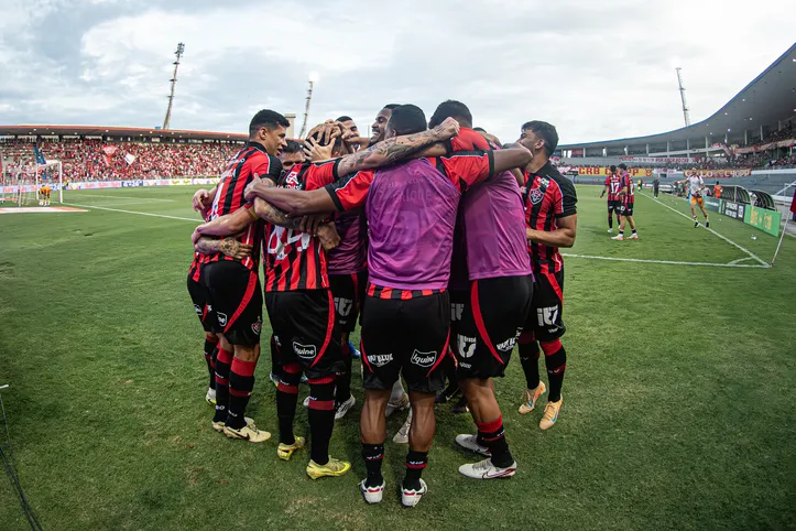 Vitória e CRB pela Copa do Nordeste