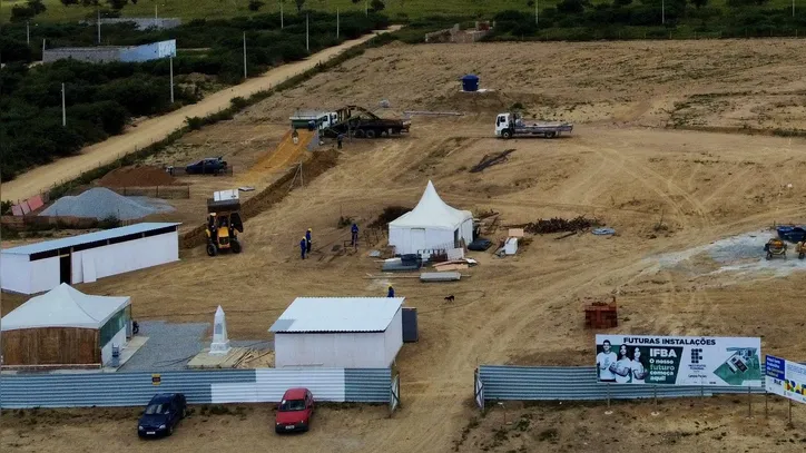 Início das obras do campus do IFBA implantado dentro da área de expansão urbana estruturada a partir do master plan desenvolvido na região