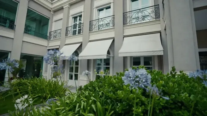 Imagem ilustrativa da imagem Conheça a mansão de R$ 50 milhões da herdeira da Pernambucanas