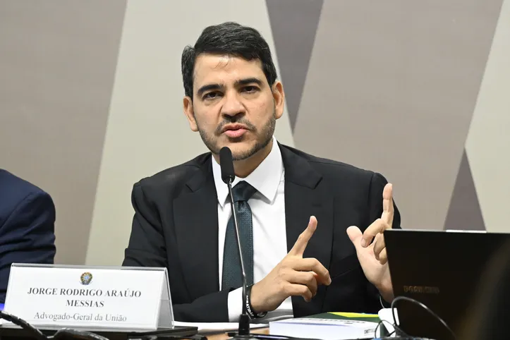 Jorge Messias foi derrotado na indicação para ser ministro do STF; aliados de Lula dizem que Alcolumbre teve influência no resultado