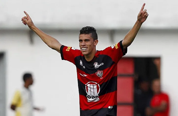 Gabriel Paulista pelo Vitória
