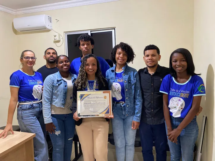 Equipe do clube de ciências “Cientificamente”