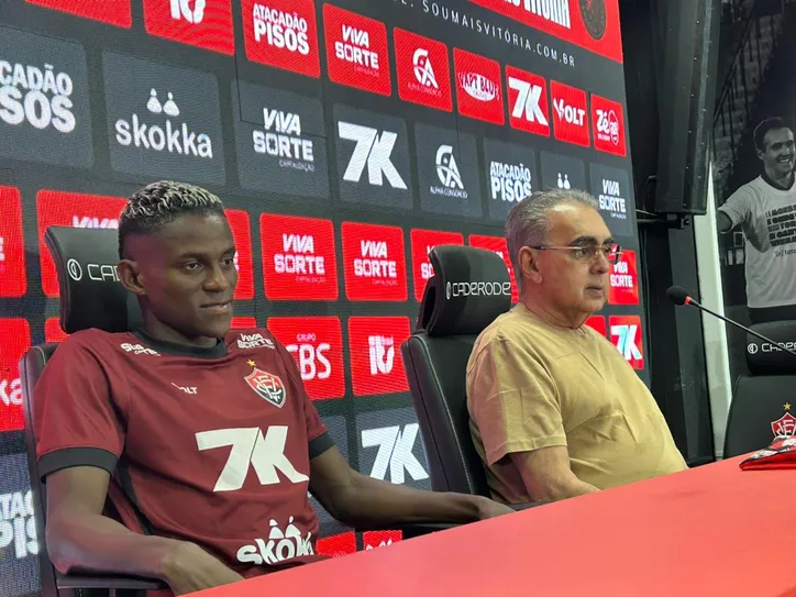 Anderson Pato e o executivo de futebol Sérgio Papellin