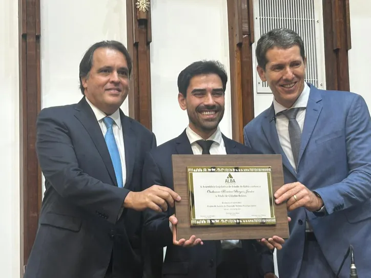 Entrega da homenagem