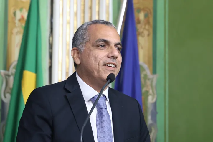 Vereador Cezar Leite (PL) garantiu que homenagem a Flávio Bolsonaro será entregue.
