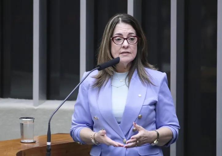 Deputada federal Rogéria Santos