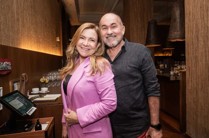 Joaquim e Mônica embarcam para viagem especial