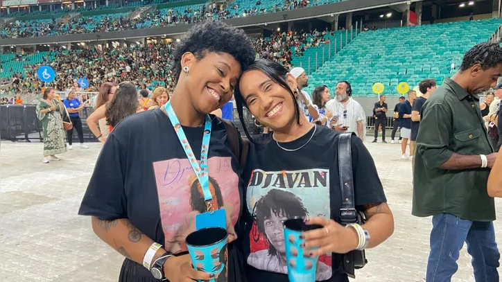 O amor de Thaís e Graziela é embalado por 'Navio'