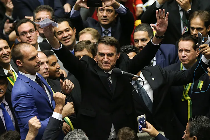 Bolsonaro ao declarar voto pelo impeachment de Dilma