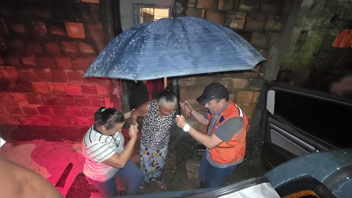 Imagem ilustrativa da imagem Em duas horas Alagoinhas registra chuva equivalente a 15 dias