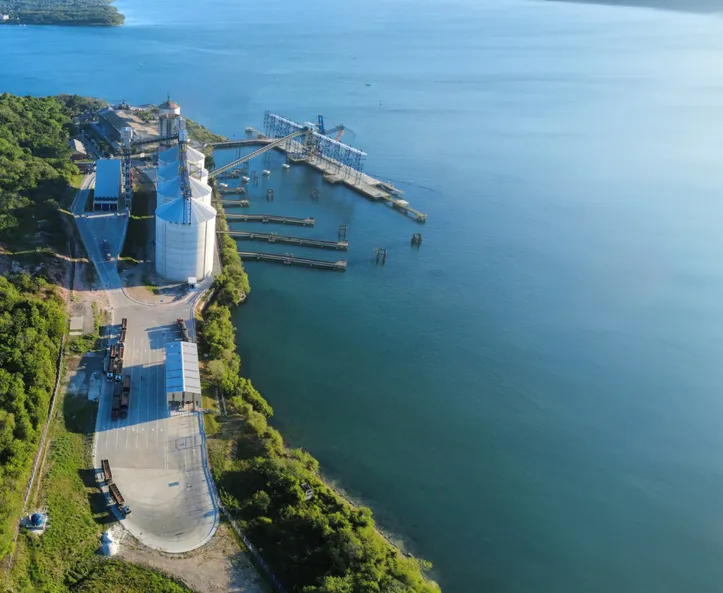 Estrutura conta com quatro silos de grande capacidade