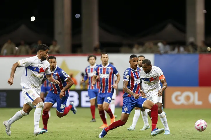 Ratão e Juba em partida contra o Fortaleza, em 2023