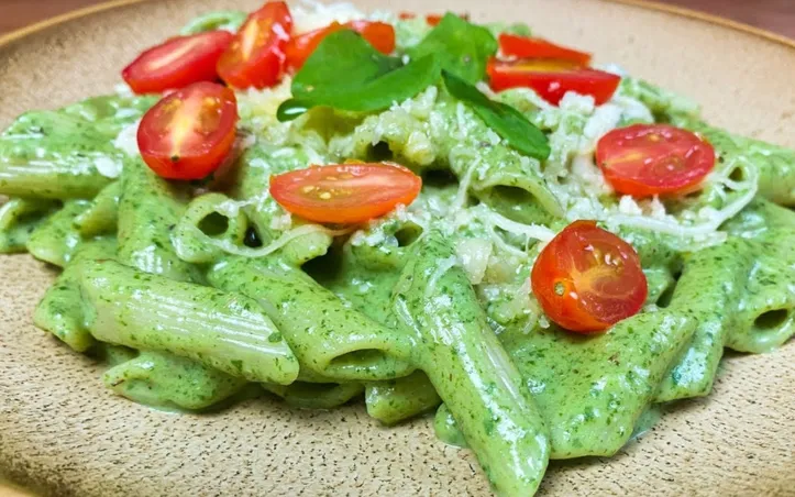 Registro ilustrativo do gratinado de batata com alho-poró