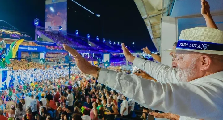 Lula acompanhou desfile na Sapucaí