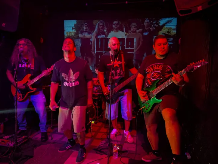 Banda Ultra Bomb