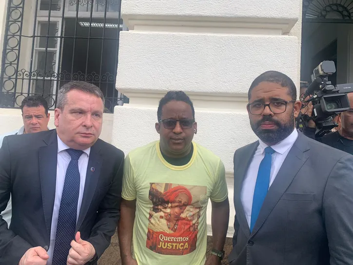 Imagem ilustrativa da imagem “Frustração para a sociedade”: família lamenta adiamento do júri de Mãe Bernadete