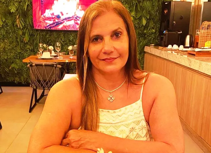 Aninha em conexão com suas raízes, celebrando a vida e novos ciclos em Morro de São Paulo