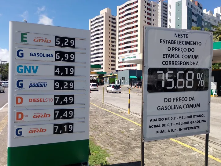 Posto Escola BR, av. Tancredo Neves (Foto tirada nesta segunda, 09