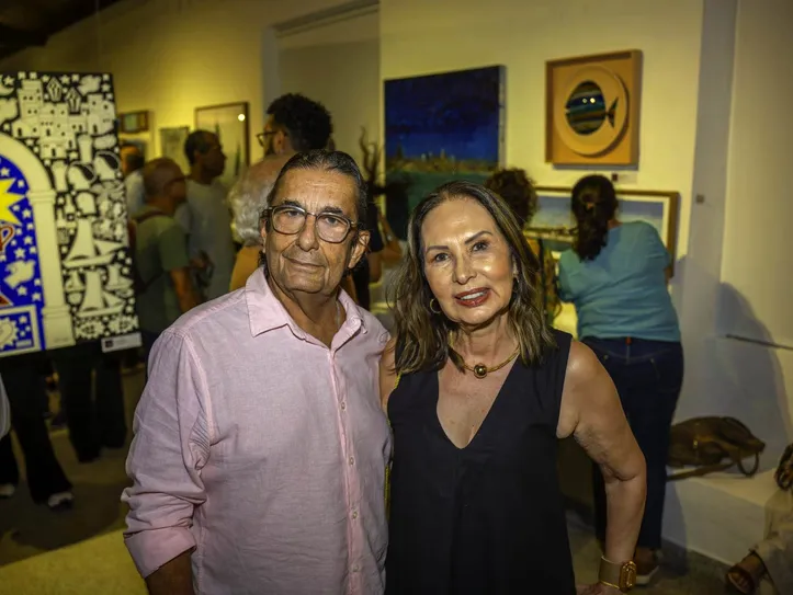 João Osmário prestigia Ângela Petitinga em uma noite marcada por arte e celebração cultural