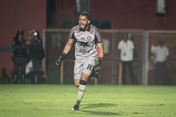Lucas Arcanjo, goleiro do Vitória
