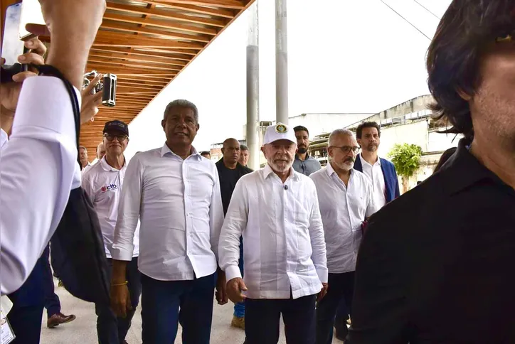 Lula cumpre agenda em Salvador ao lado de Jerônimo