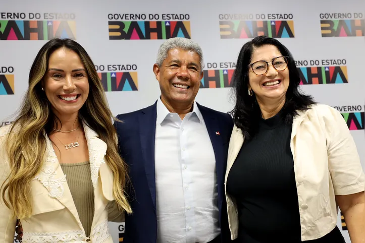 Prefeita de Itatim, Daiane dos Anjos (PSD) — à esquerda —, teve reunião com o governador Jerônimo Rodrigues (PT)