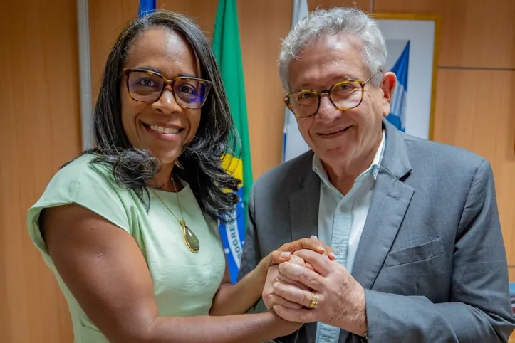 Pastora Déa (PSB), vice de Caetano, assumiu a Prefeitura de Camaçari com a viagem do titular à Inglaterra