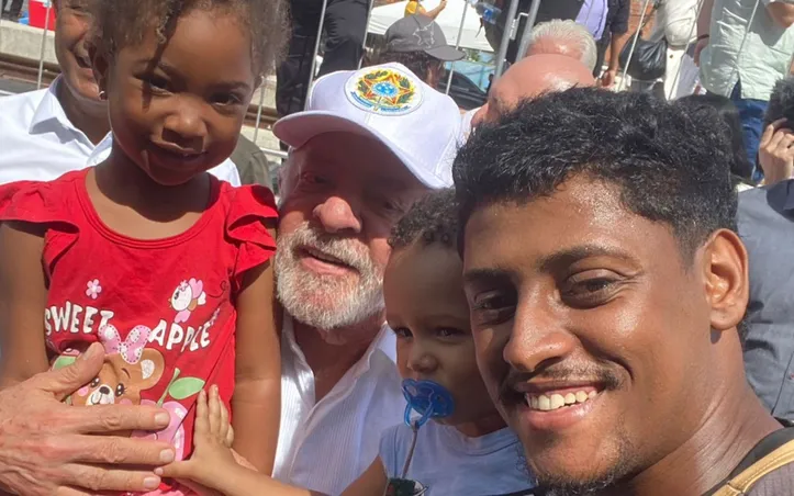 Selfie de Mário Lopes com o presidente Lula