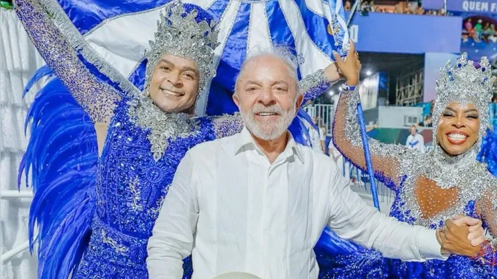 Presidente Lula (PT) durante desfile de escola na samba na Sapucaí
