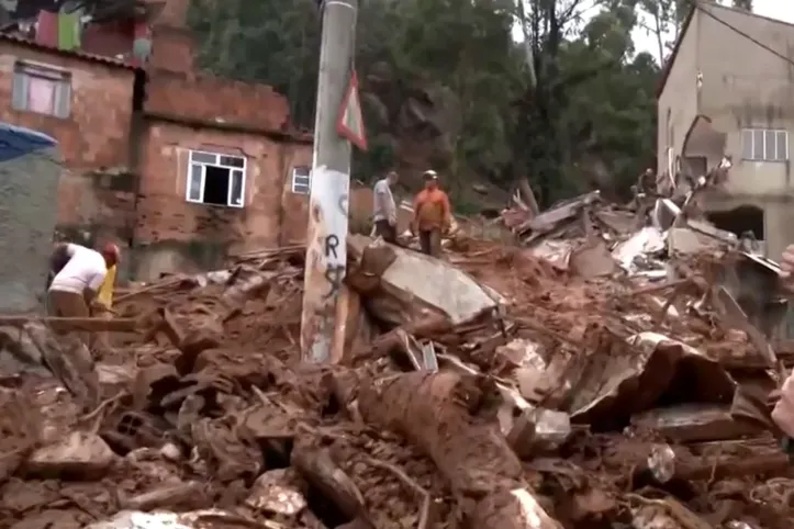 Estrago deixado por tragédia histórica em MG