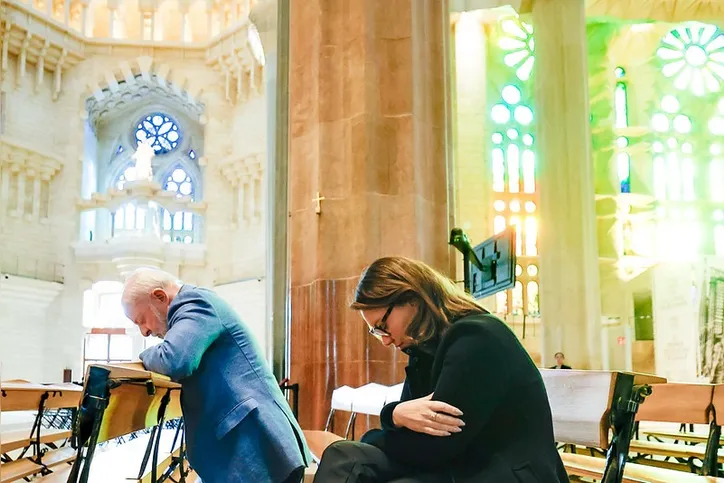 Lula e Janja em igreja