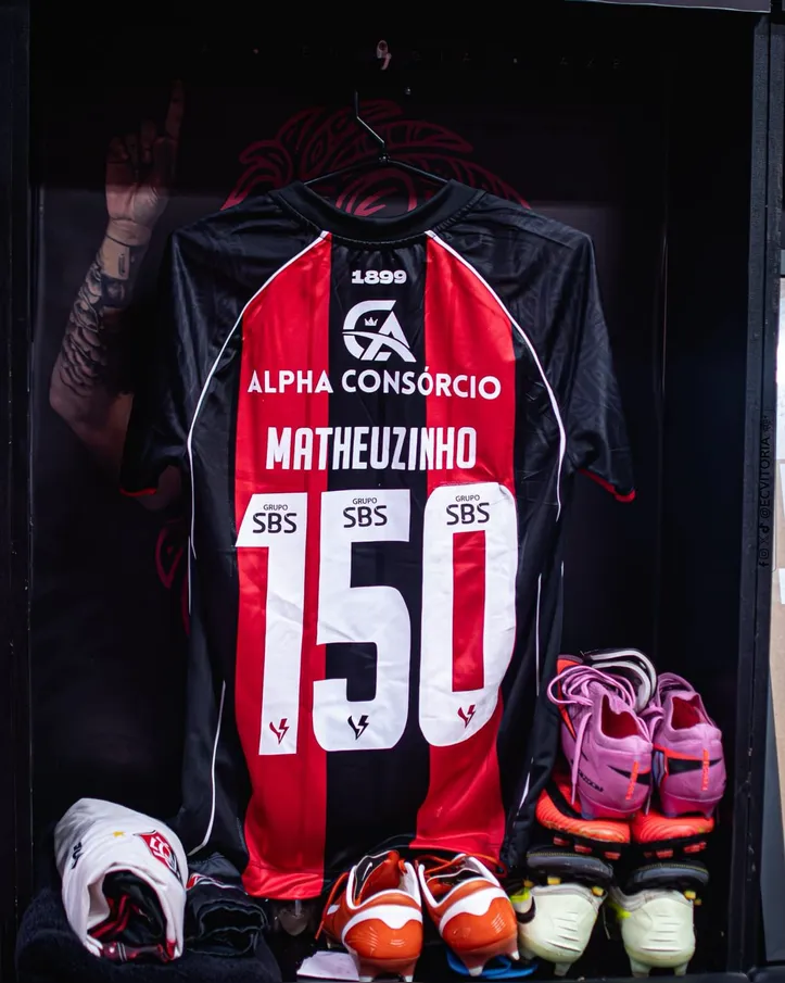 Camisa comemorativa de Matheuzinho