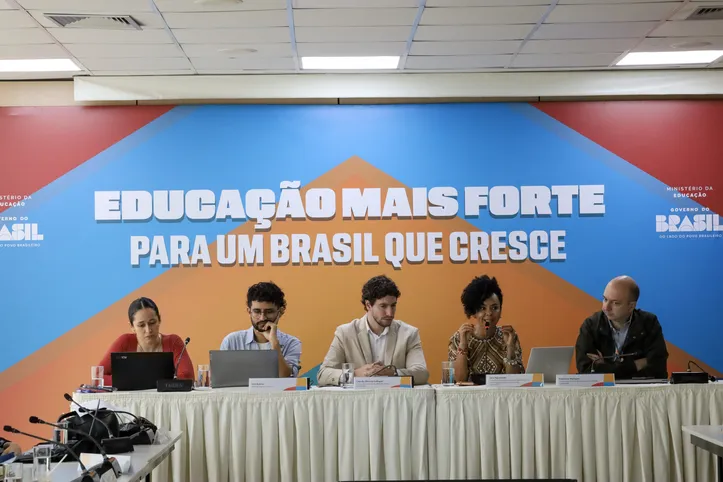 Café da manhã com jornalistas na sede do MEC