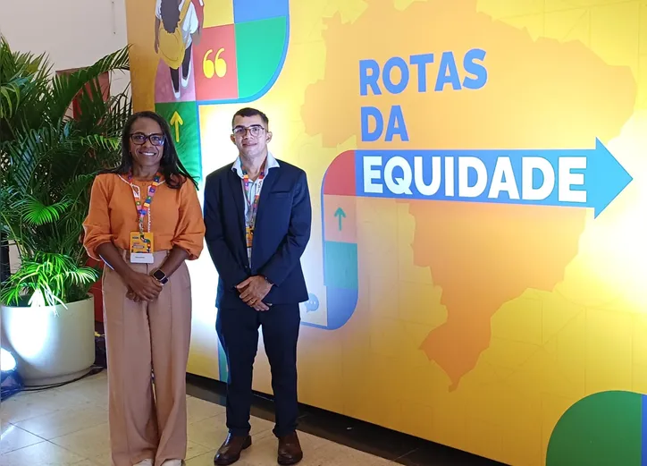 Márcio Neves ao lado da vice-prefeita Pastora Déa Santos