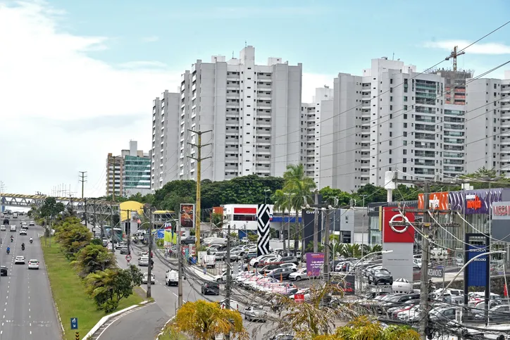 "Prédios do futuro" estão mudando a cara da Avenida Paralela