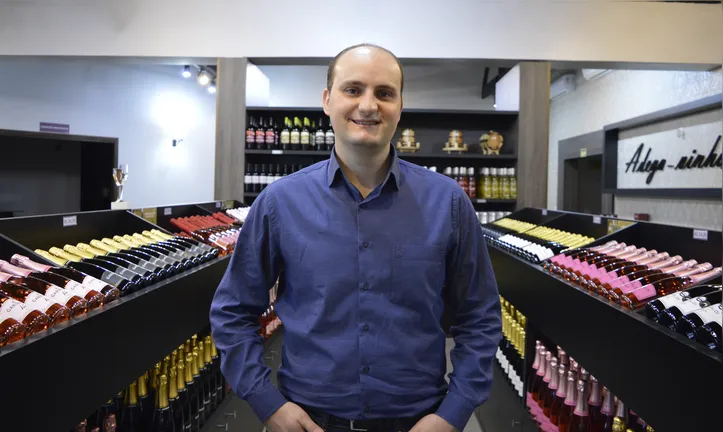 Ricardo Morari celebra medalha de ouro no Chardonnay du Monde