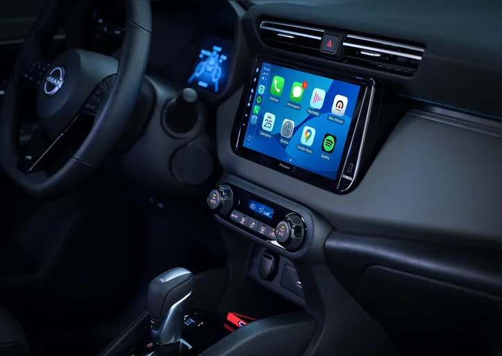 Espelhamento sem fio via Apple CarPlay® ou Android Auto® em uma tela de 9”