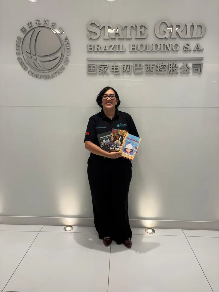 Camila Maciel é engenheira de equipamentos High Voltage Direct Current (HVDC)