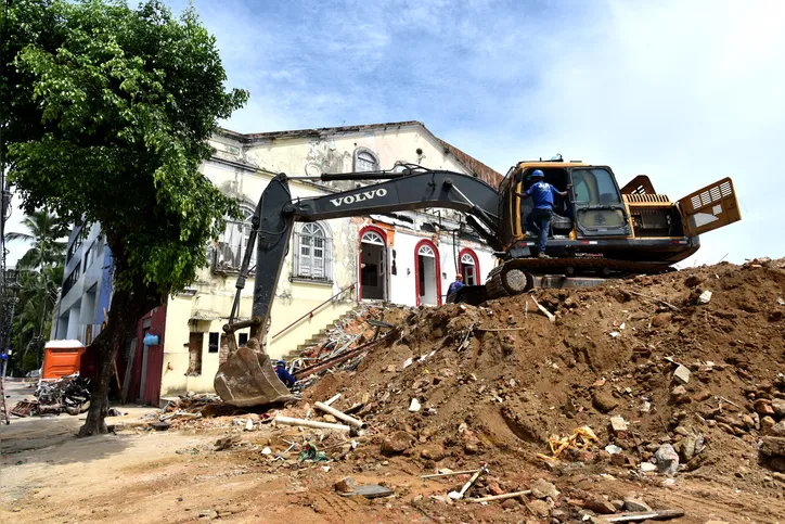 Prédios que estão sendo demolidos para a obra do Metrô - Linha 1