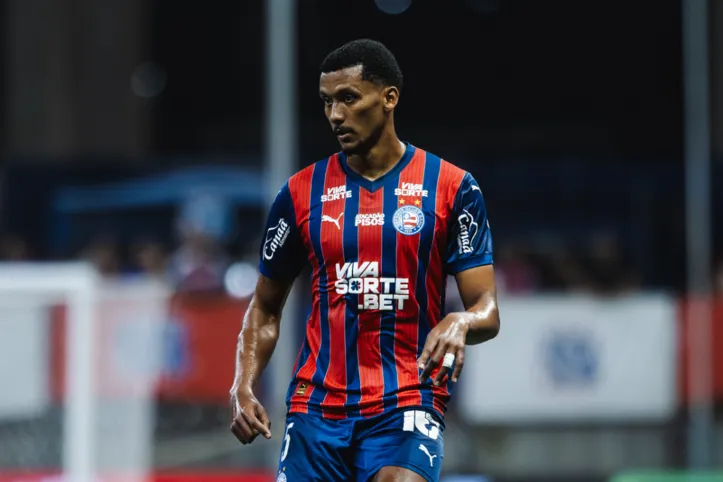 Rezende em campo pelo Bahia